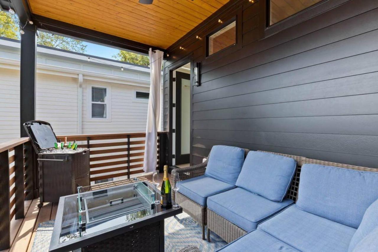 Urban Oasis: Modern Luxury Near Downtown Holiday home *